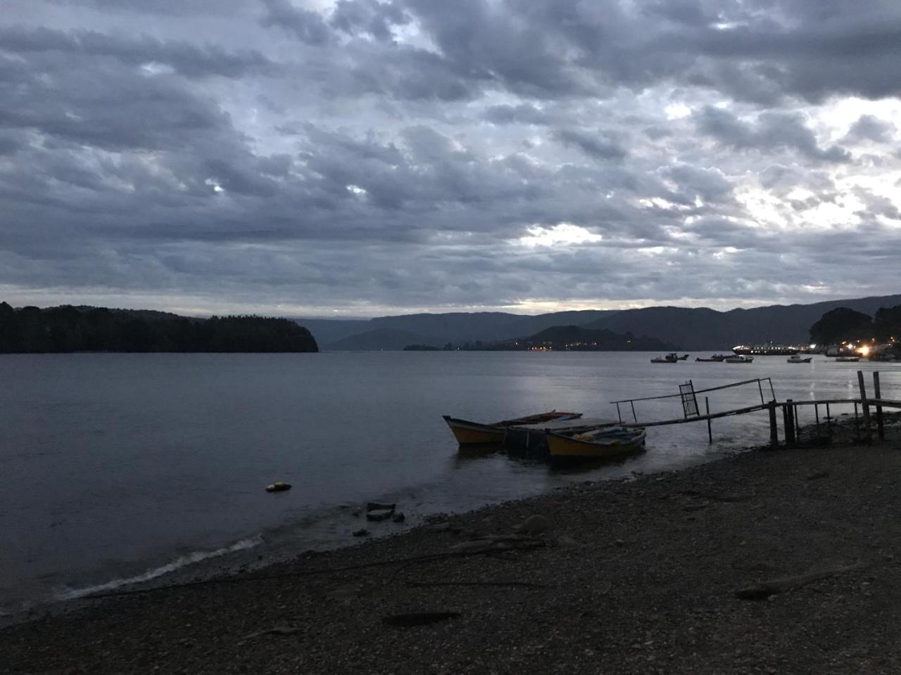 Hostel Isla Del Rey Valdivia Exteriör bild